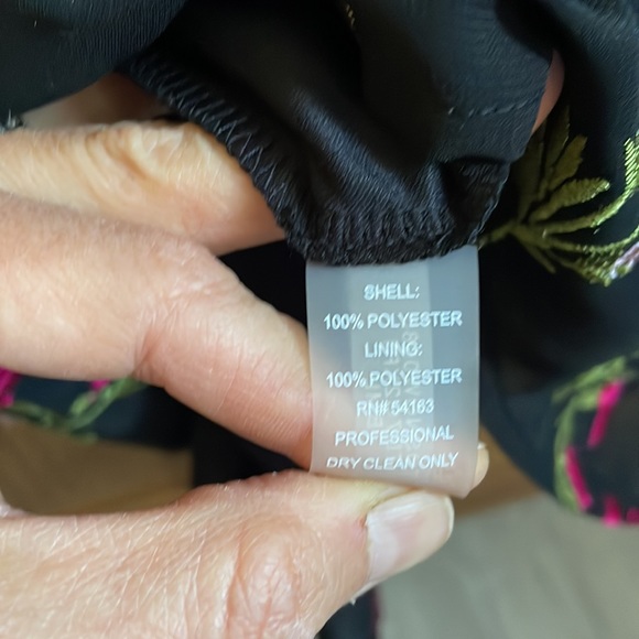 TOMMY HILFIGER Black with Embroidered Flowers Sleeveless Dress Size 14 - Picture 8 of 8